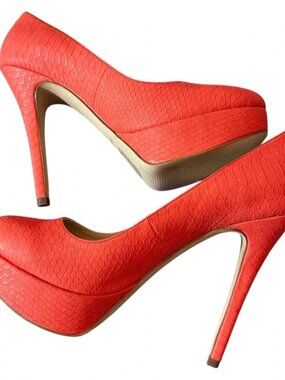 Women’s Coral Claxon Platform High Heel Pumps, size 9